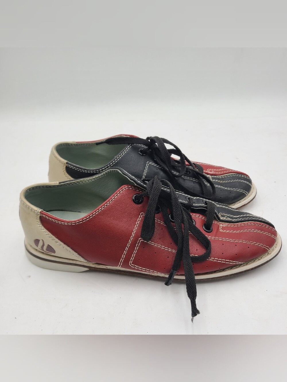 b50 Linds CRS Bowling Shoes Black & Red Women’s Sz 5 US